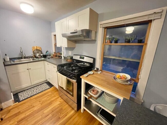 Foto del edificio - 403 Hector St