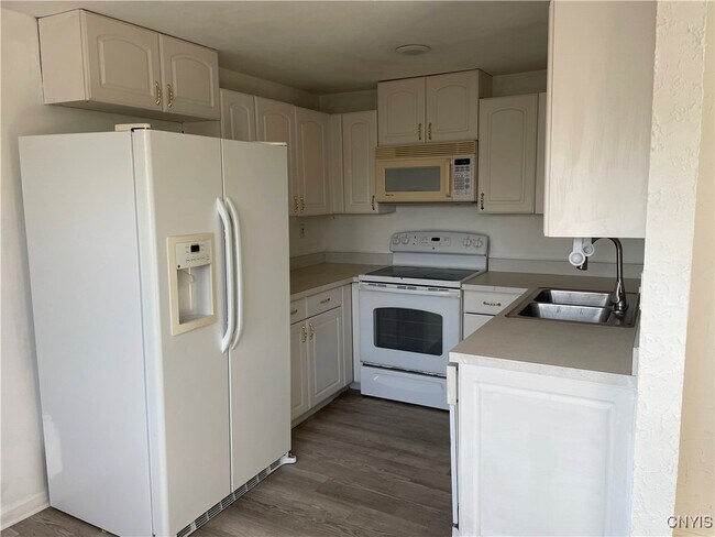 Foto del edificio - 8416B Bramblebush Cir