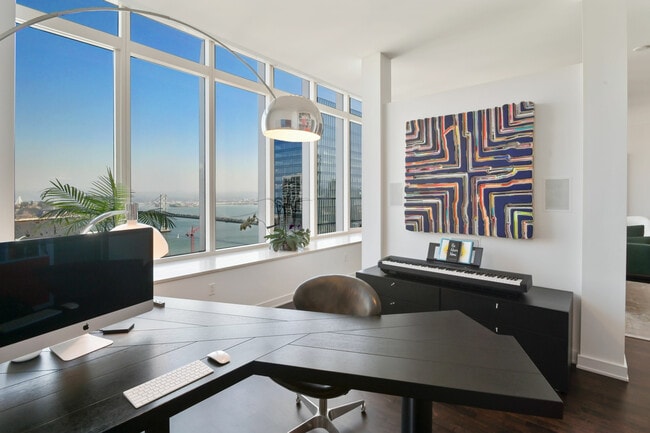 Building Photo - 301 Mission St