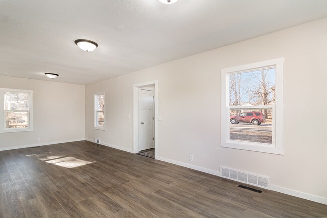 Building Photo - 2919 S Service Dr