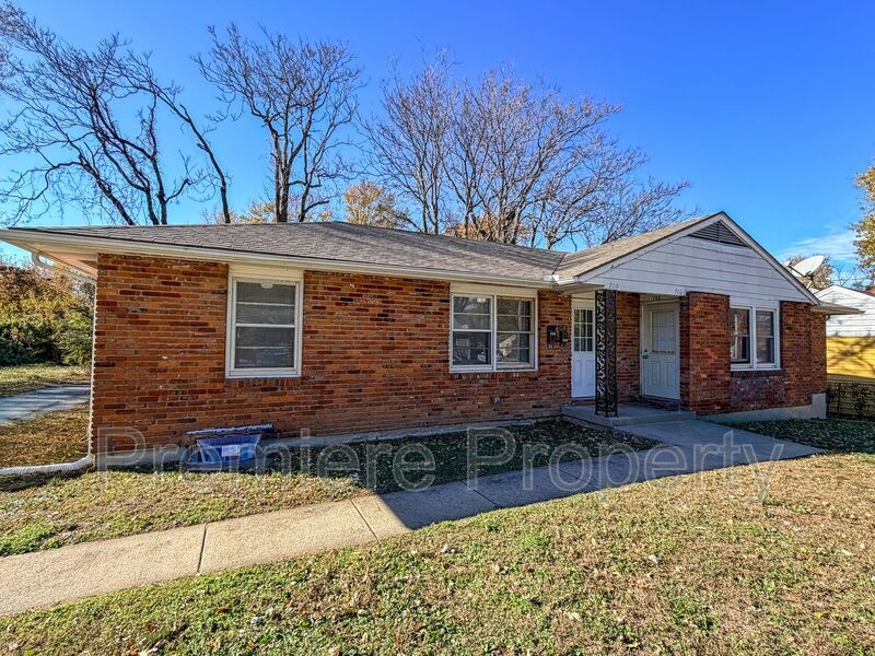 Primary Photo - 704 N Pearl St