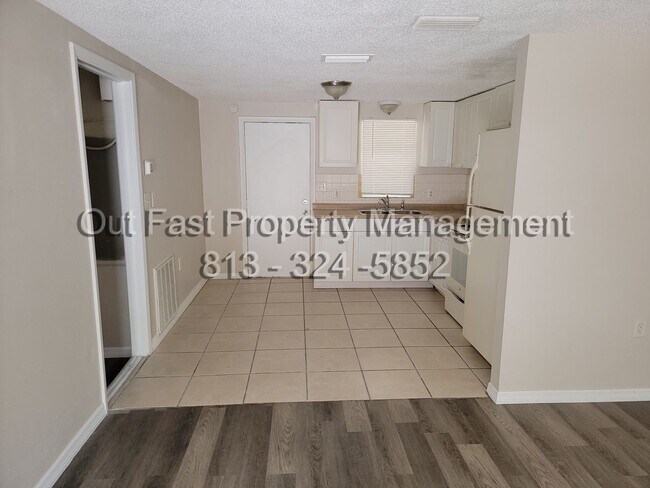Building Photo - 8400 Sunnydale Dr