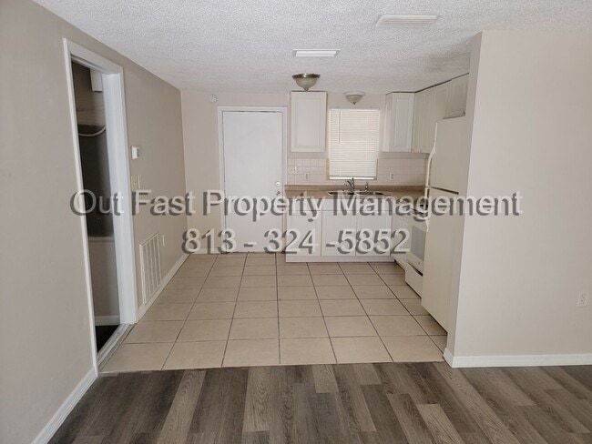 Foto del edificio - 8400 Sunnydale Dr