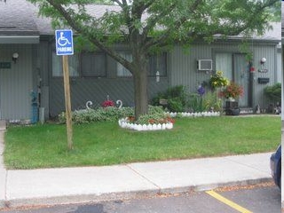 Foto del edificio - Lake Manor Apartments