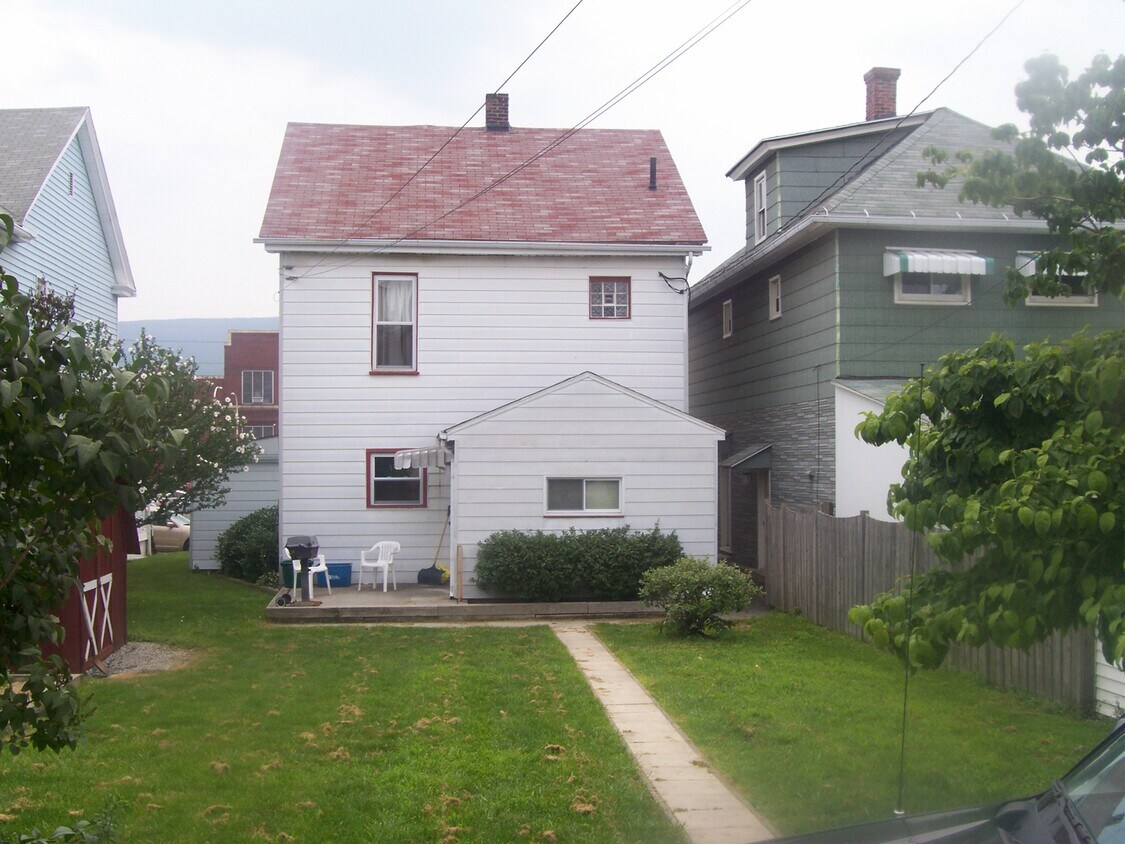 409 North 5th Avenue Unit Apt A, Altoona, PA 16601 Apartments in