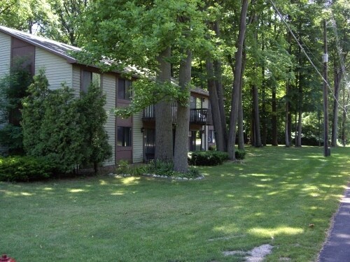 Primary Photo - Maple Glen Apartments