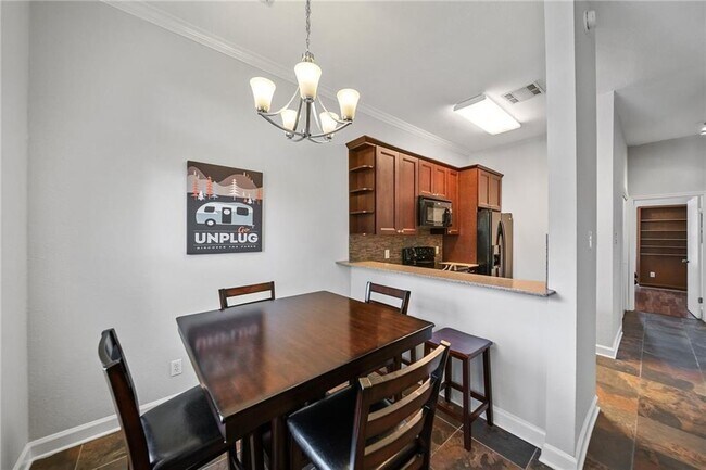 Building Photo - 2802 Nueces St