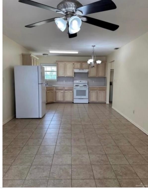 Building Photo - 1521 Oasis Dr