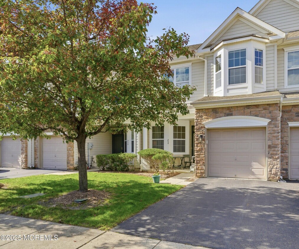 Foto principal - 254 Hawthorne Ln