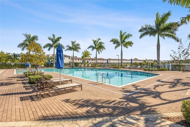 Foto del edificio - 244 NE 210th Way