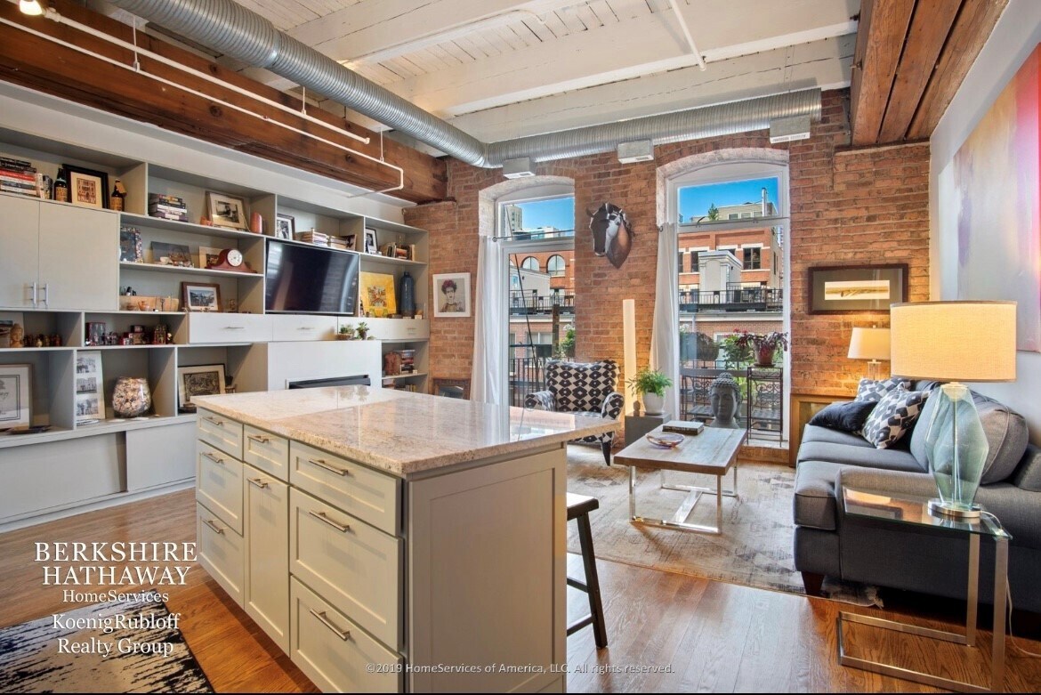 Foto principal - 360 W Illinois St