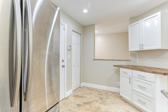 Foto del edificio - 316 SE Bloxham Way