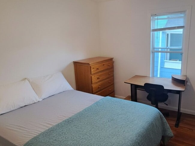 Building Photo - 309 S Aurora St