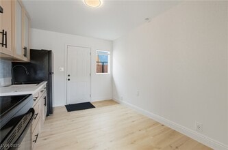 Building Photo - 1905 Santa Paula Dr Building Photo - 1905 Santa Paula Dr