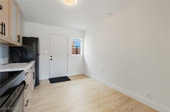 Building Photo - 1905 Santa Paula Dr Building Photo - 1905 Santa Paula Dr