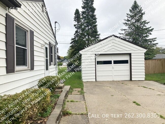 Foto del edificio - 1610 S 167th St