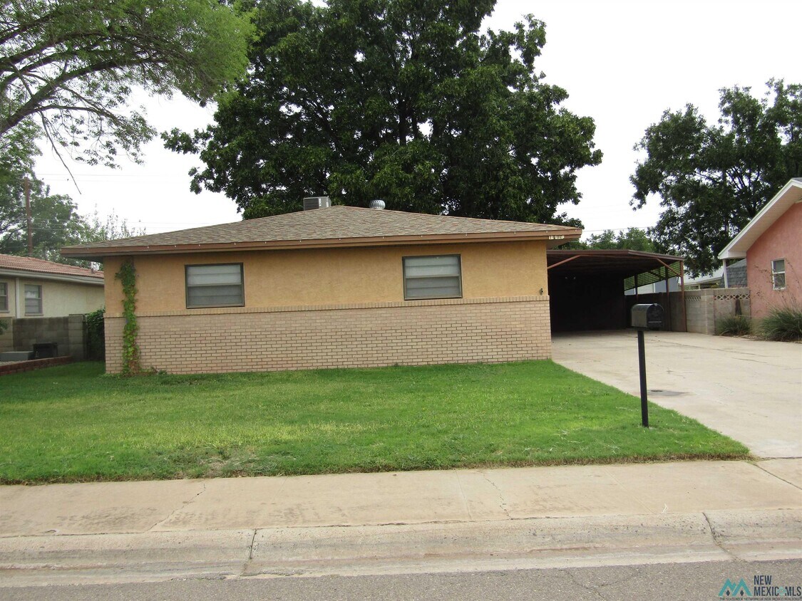 1402 W Briscoe Ave, Artesia, NM 88210 House Rental in Artesia, NM