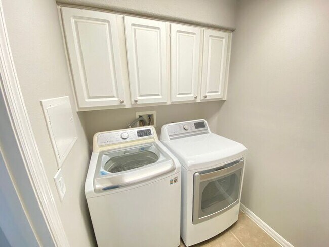 Foto del edificio - 9729 Pecky Cypress Way