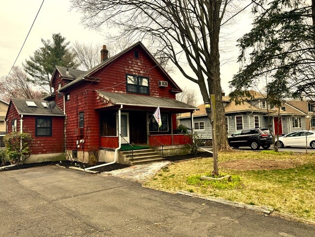 Building Photo - 36 Gunn St