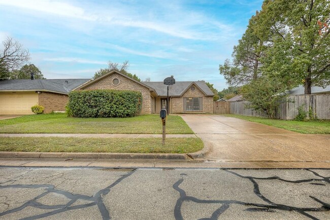 Foto del edificio - 6612 Springfield Dr