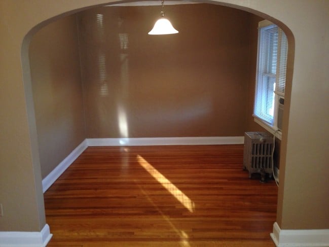 Building Photo - Brick Three Bedroom Home in Dogtown