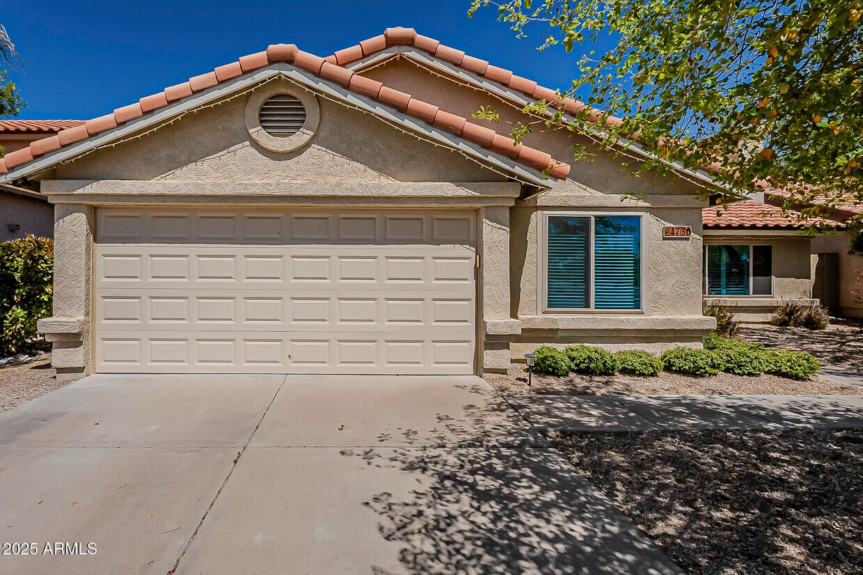 Primary Photo - 4730 E Desert Cactus St