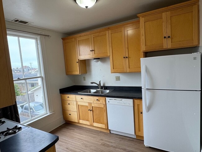 Building Photo - 1432 L St