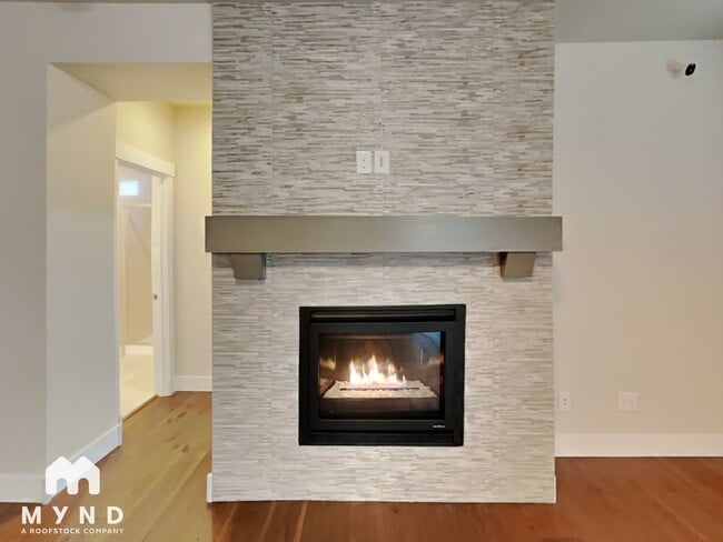 Foto del edificio - 930 223rd St SE