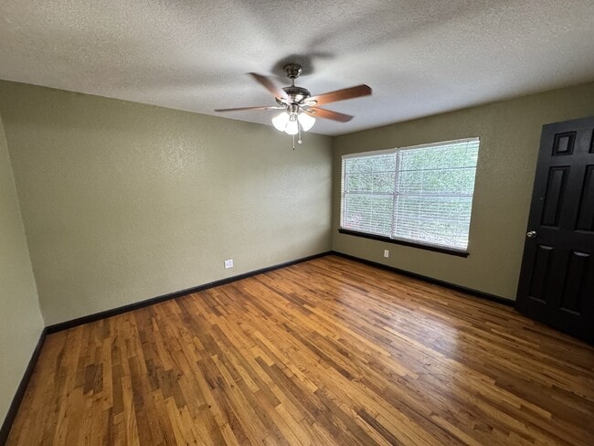 Building Photo - 211 Natalen Ave