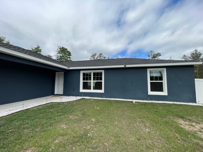 Foto del edificio - Move-In Ready! Beautiful 3BR/2BA with New Flooring & Fresh Paint