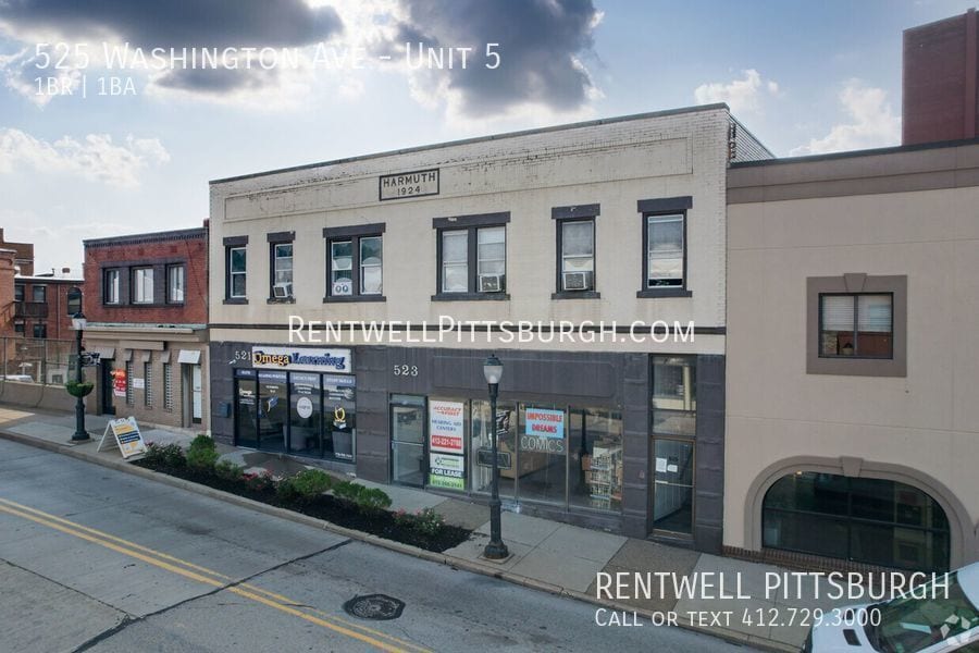 525 Washington Ave Unit 5, Bridgeville, PA 15017 Room for Rent in