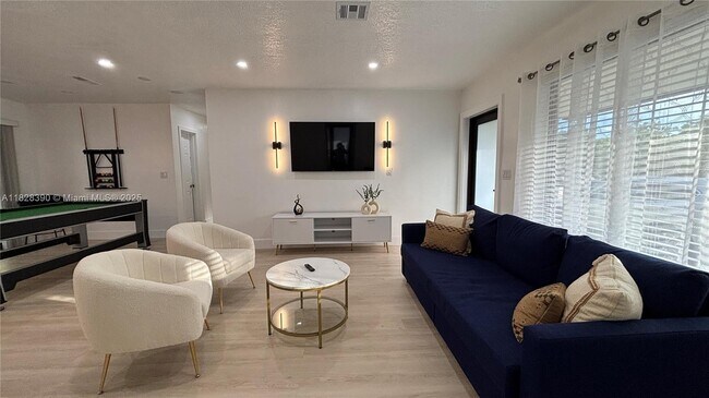 Foto del edificio - 1023 NW 19th Ave