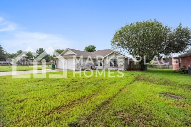 Building Photo - 601 Cass Rd