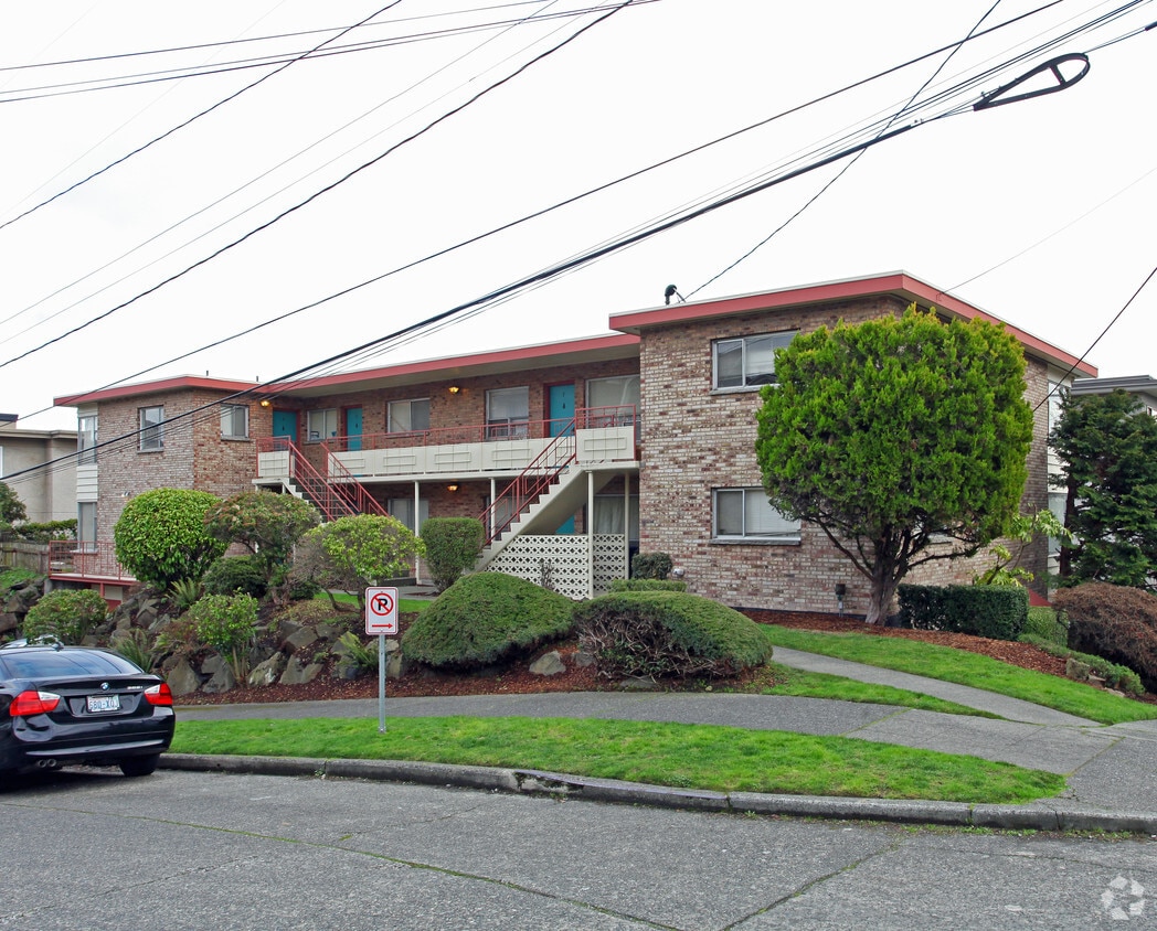 Primary Photo - 920 6th Ave N