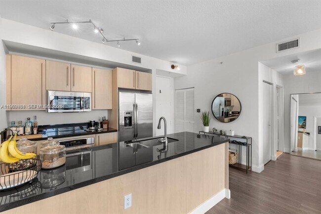 Foto del edificio - 79 SW 12th St