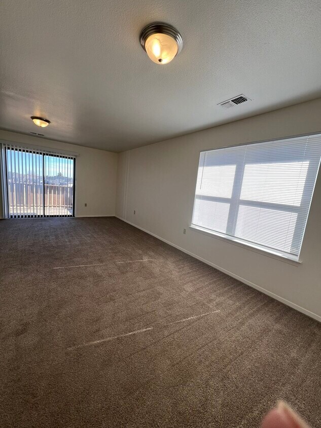 Foto del edificio - 1387 Dakota Dr