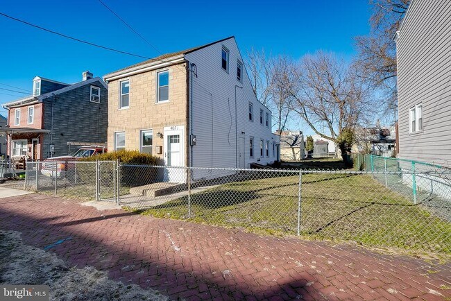 Building Photo - 407 Hudson St
