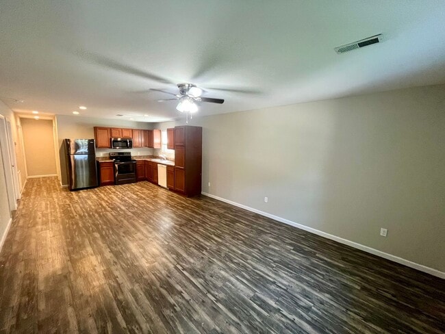Foto del edificio - 3 Bed | 2 Bath | 1 Car Garage