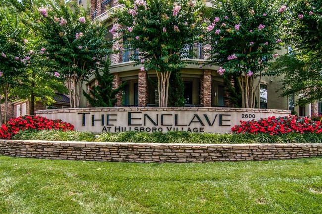 Building Photo - Beautiful 2 bedroom unit in The Enclave