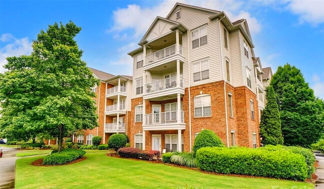 Building Photo - 14738 Via Sorrento Dr