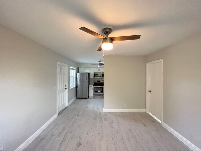 Building Photo - Spacious Unit in a Quiet Boynton Beach Community