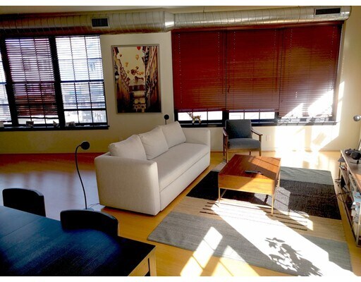 Foto principal - 944 Dorchester Ave