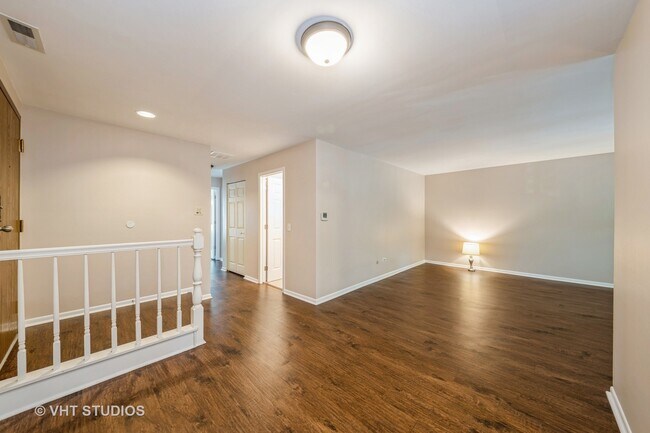 Foto del edificio - 841 Cross Creek Ct