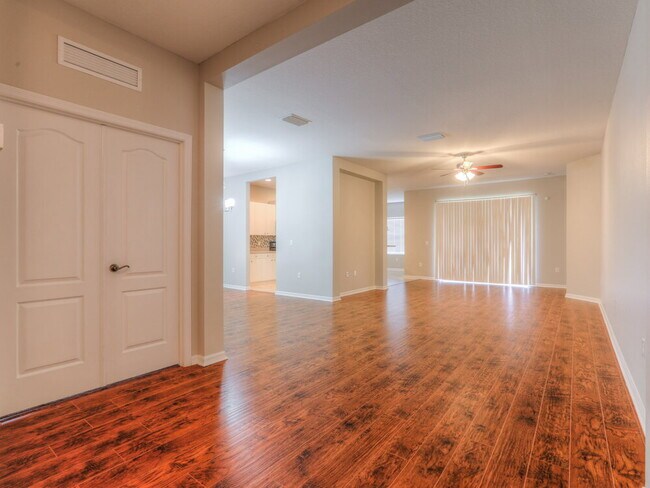 Foto del edificio - 4520 Forest Creek Tr