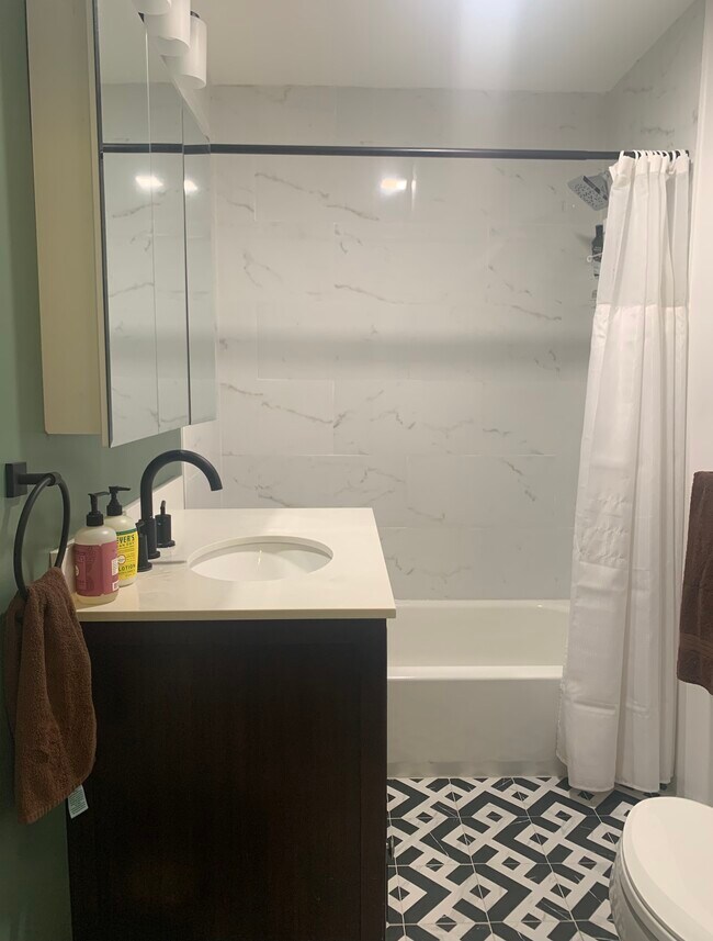 bathroom - 126 18th St