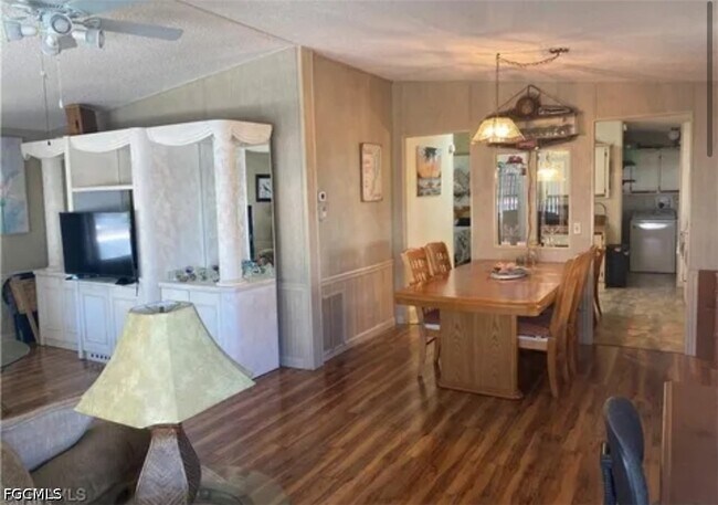 Foto del edificio - 571 Sunrise Ln