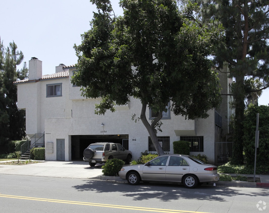 Building Photo - 1370 San Juan St