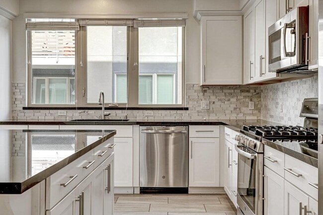 Building Photo - 330 Riesling Ave