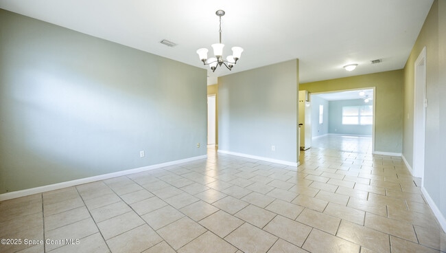 Building Photo - 248 Laurel Oak St
