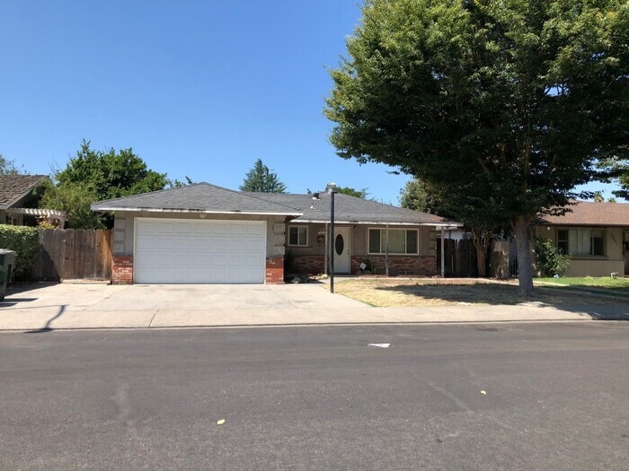 Modesto 4 Bedroom 2 Bath Home House for Rent in Modesto, CA